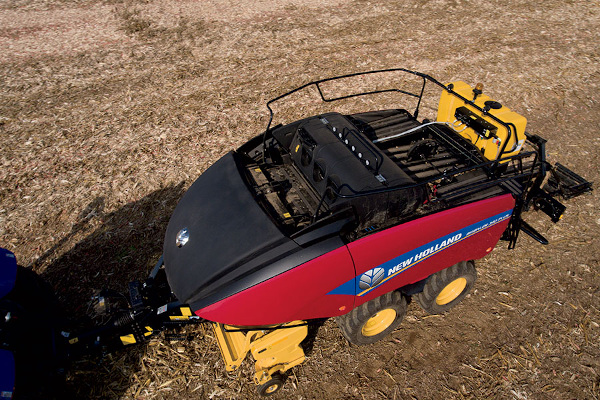 New Holland BigBaler 330 Plus CropCutter™ Packer Cutter