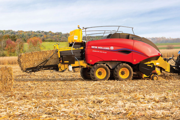 New Holland | Haytools & Spreaders | BigBaler Plus Series