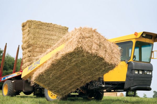 New Holland | SP Bale Wagons | Model H9870